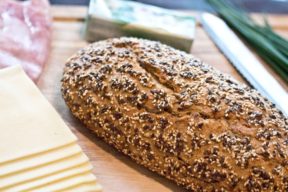 Ein knuspriges Brot eignet sich gut