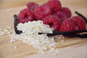 frische Himbeeren und guter Rundkornreis